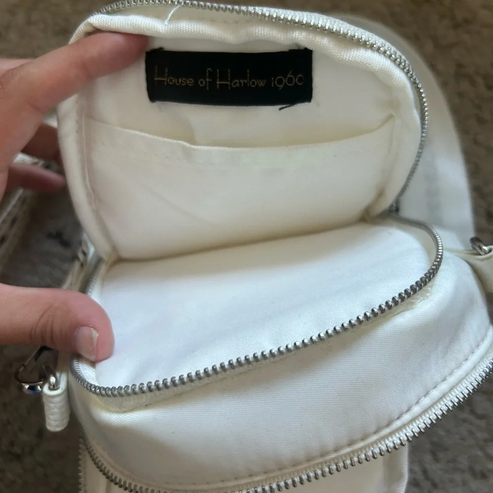 House of Harlow 1960 White Crossbody Bag - Picture 3 of 4